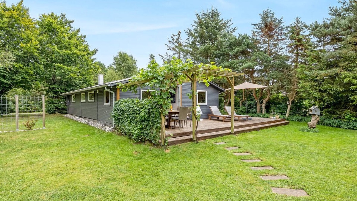 Hou House | "Horsten" - from the sea by Interhome