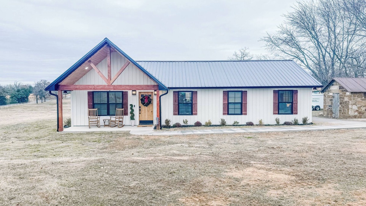 Stigler Cabin | Horton LodgennCharming new 3-bedroom 2 bath lodge with WiFi in serene Stigler