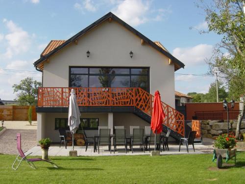 Gondrecourt-le-Chateau House | Horville Garden Retreat