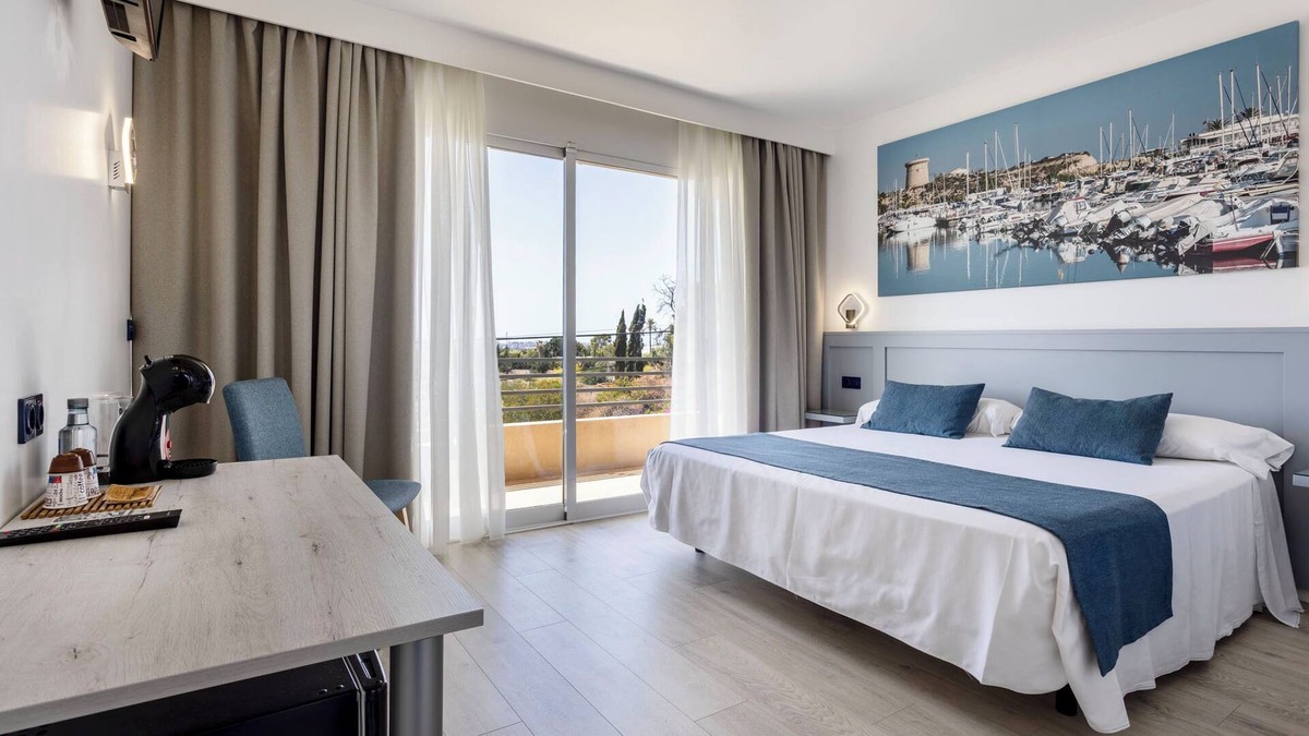 San Juan de Alicante Hotel | Hospedium Hotel Abril