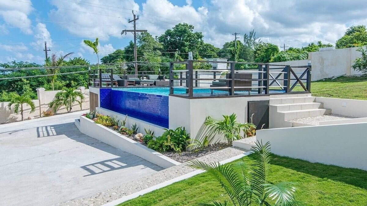 IronShore Estates House | Hospitality Expert NCB5: Pool, Beach & Chef