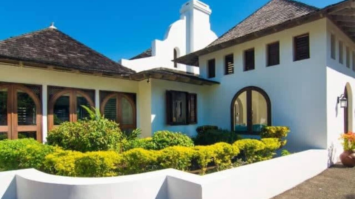 Montego Bay Apartment | Hospitality Expert HALF HILL 3BR - Pool/Beach/Chef