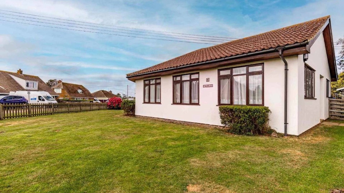 Scratby House | Host & Stay | Cransley