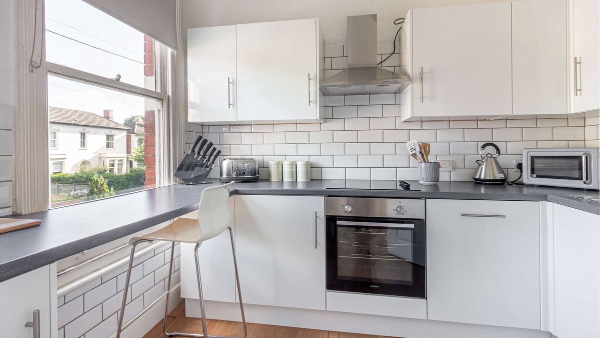Lower Wick Apartment | Host & Stay | Droitwich Road Dwelling