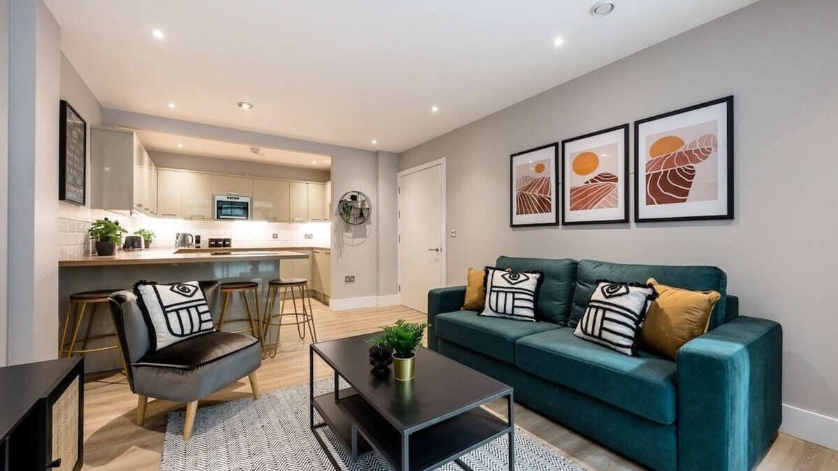 Chinatown Apartment | Host & Stay | Henry Street Chambers
