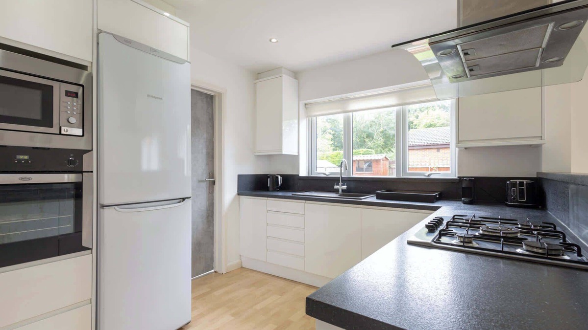 Peterborough House | Host & Stay | Lingwood Park