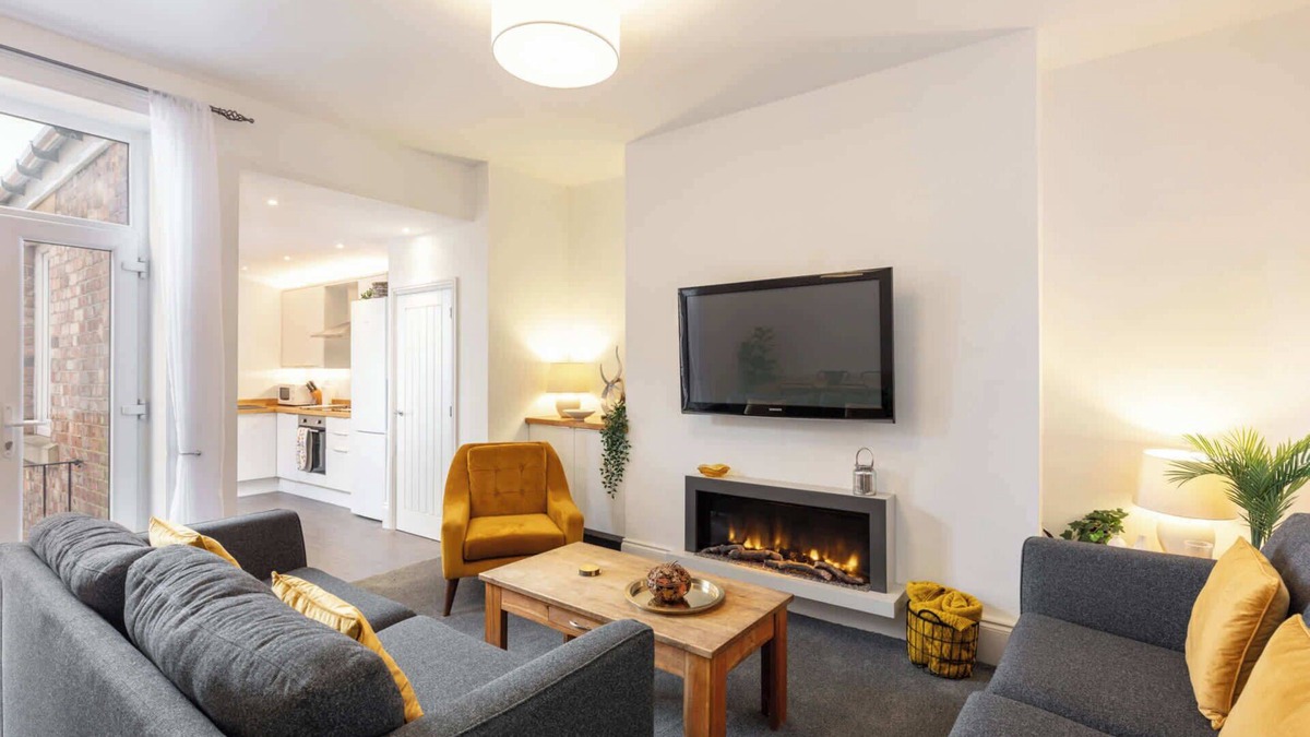 Westoe Apartment | Host & Stay | North View