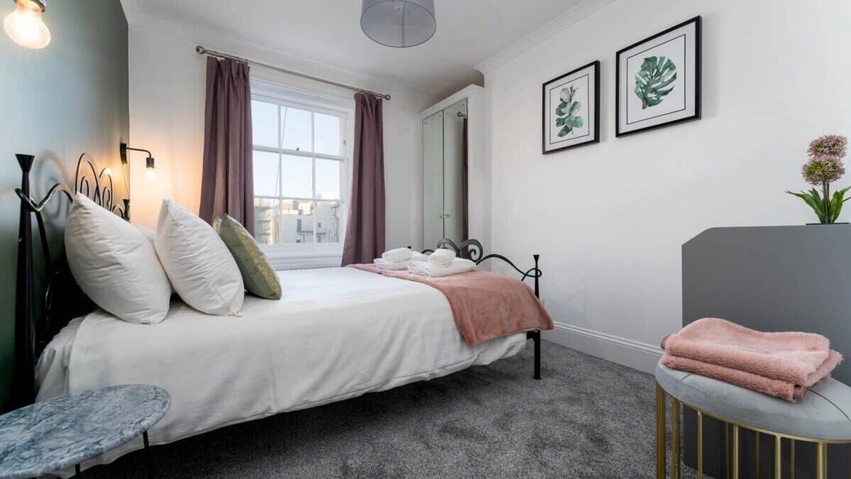 Kemptown Apartment | Host & Stay | Portland Apartment