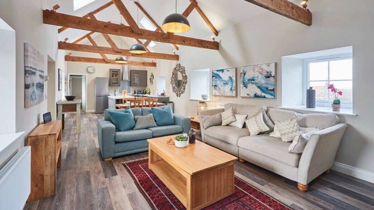 Fenwick Apartment | Host & Stay | The Loft