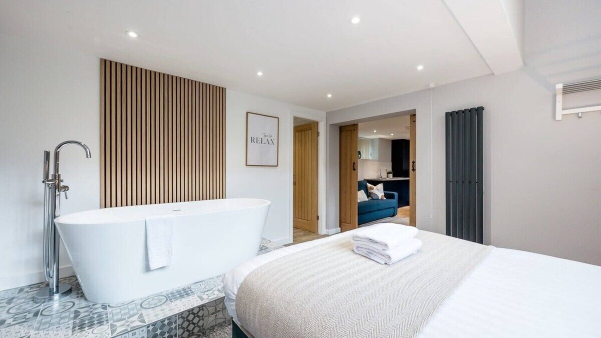 Georgian Quarter Apartment | Host & Stay | The Georgian Coach House 2