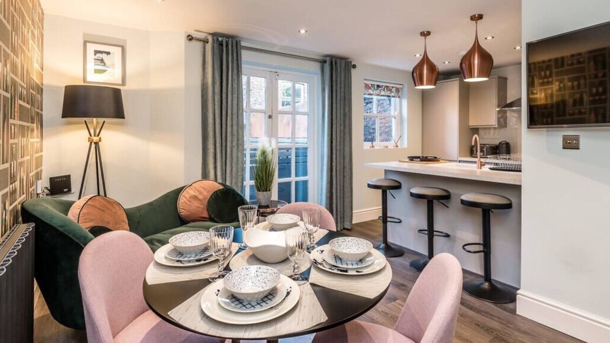 Hope Street House | Host & Stay | The Pilgrim Coach House