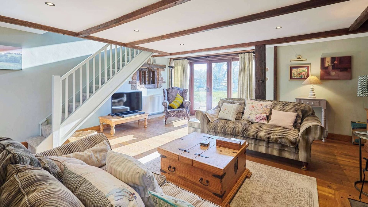 Monmouth House | Host & Stay | Tregaer Mill Barn