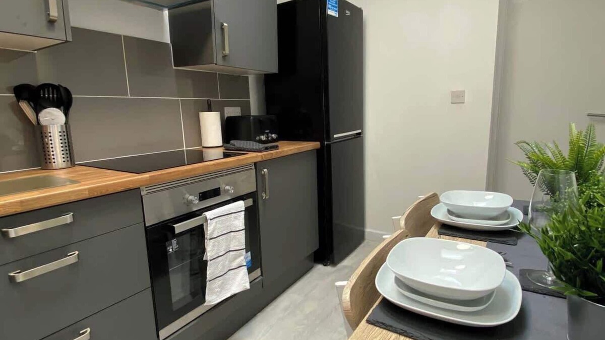 Trench Apartment | Host & Stay | Waterfront