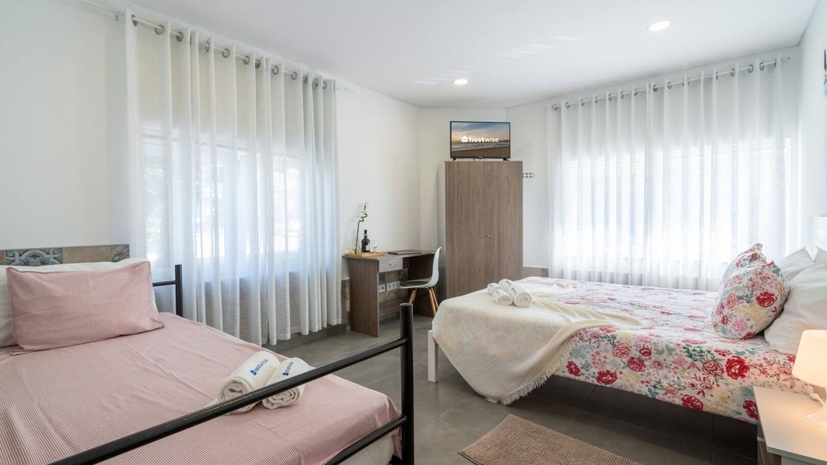 Arvore House | Host Wise Arvore - Triple Room w/Terrace and Pool