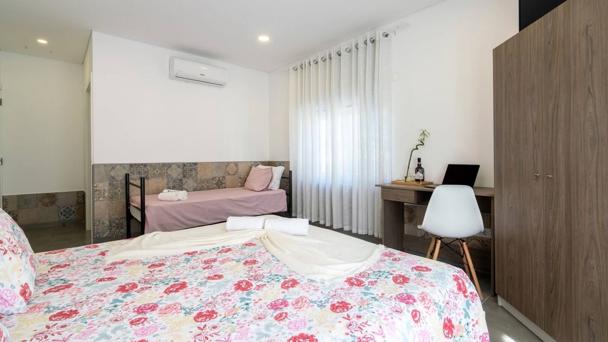 Arvore House | Host Wise Arvore - Triple Room w/Terrace and Pool
