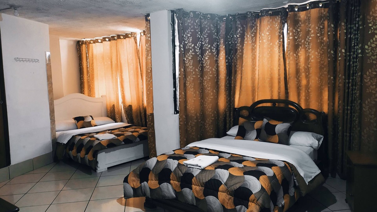 Quito Hostel | Hostal Ajaví Del Sur