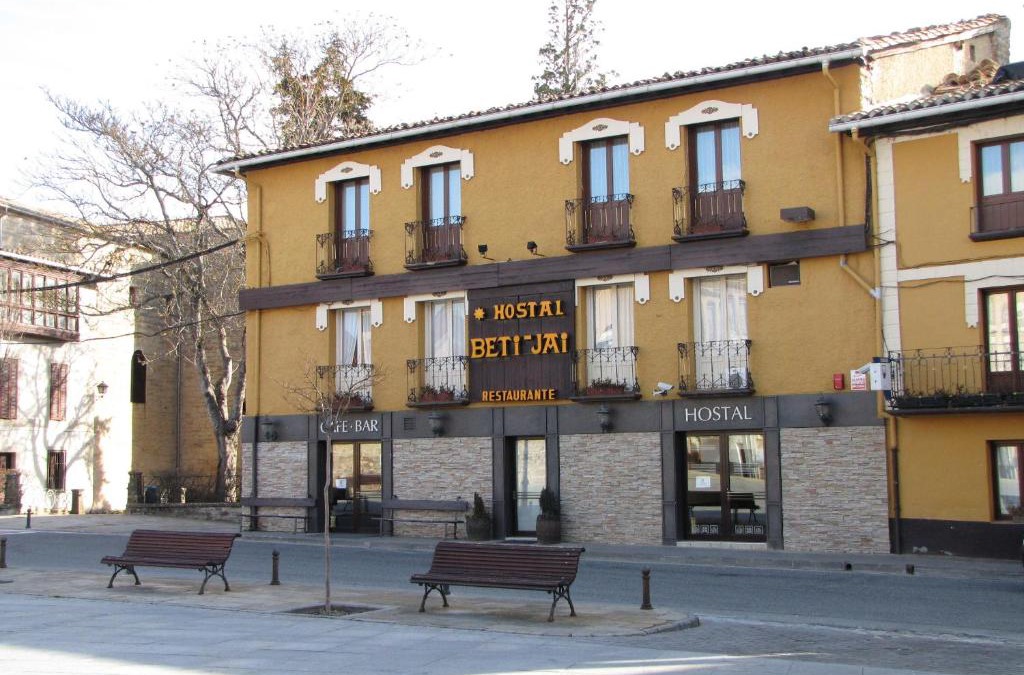 Aoiz House | Hostal Beti-jai