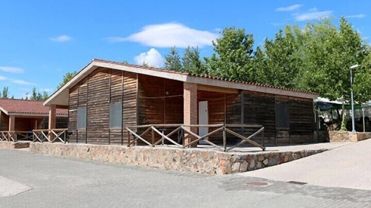 Las Capellanias RV Rental | Hostal - Camping Ciudad de Cáceres