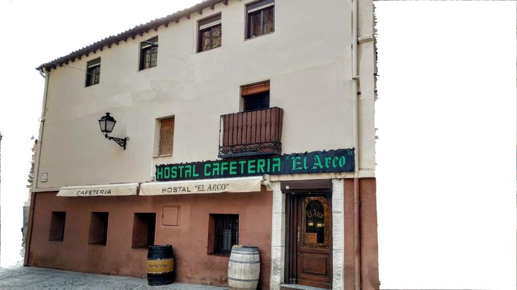 Almazan House | Hostal El Arco