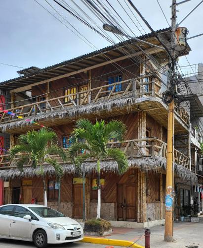 Montanita House | Hostal ElRojo Montañita