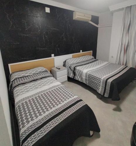 La Linea de la Concepcion Hotel | Hostal la Campana
