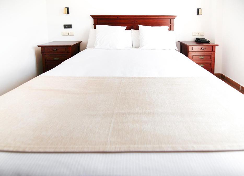 Zahara de los Atunes House | Hostal La Muralla
