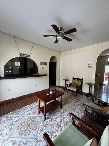 Bahia de Caraquez House | Hostal Luxuria Place