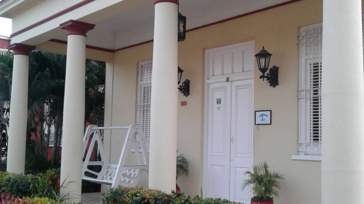 Moron Hostel | Hostal Pino y Agnia