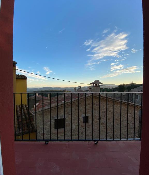 La Vajol House | Hostal Restaurant Casa Comaulis