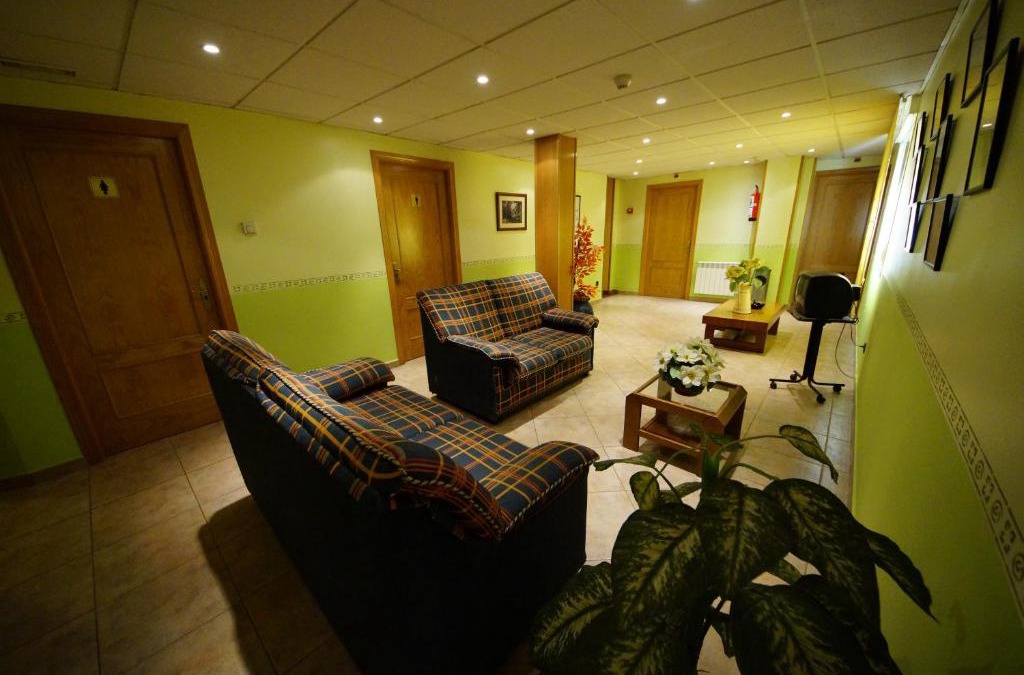 Caspe House | Hostal Restaurante El Surtidor