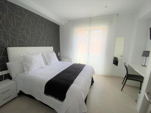 Suria House | Hostal Somnis