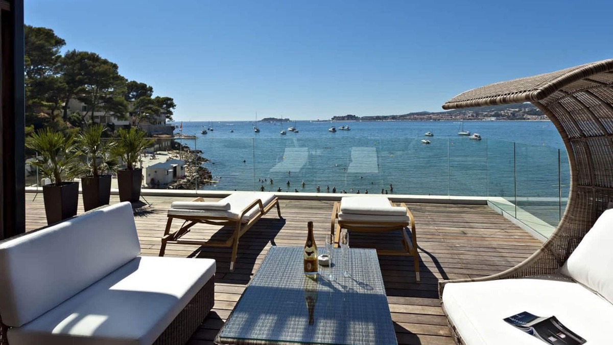 Sanary-sur-Mer Hotel | Hostellerie La Farandole