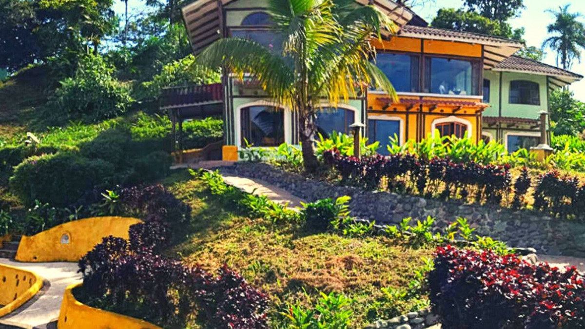 San Miguel de los Bancos Hotel | Hosteria El Encanto