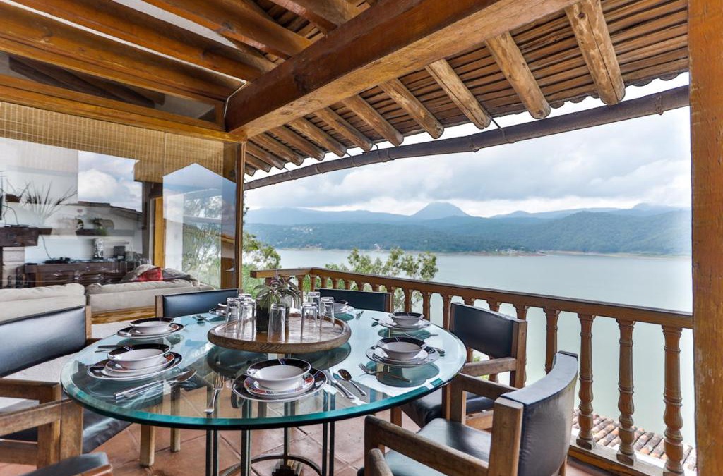 Centro House | Hostpal Casa Palomares con vista al lago