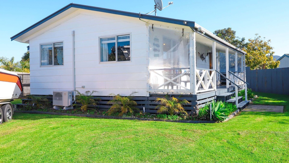 Whitianga House | Hosts on the Coast Marlin Cottage