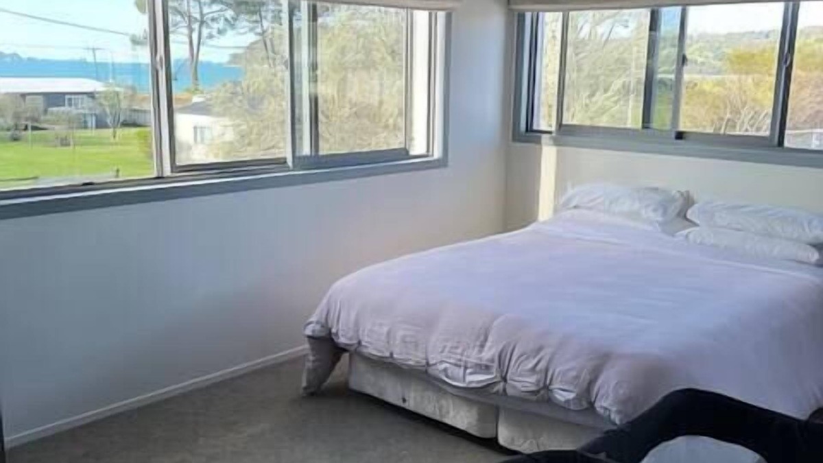 Cooks Beach House | Hosts on the Coast Reel Escape on Banks