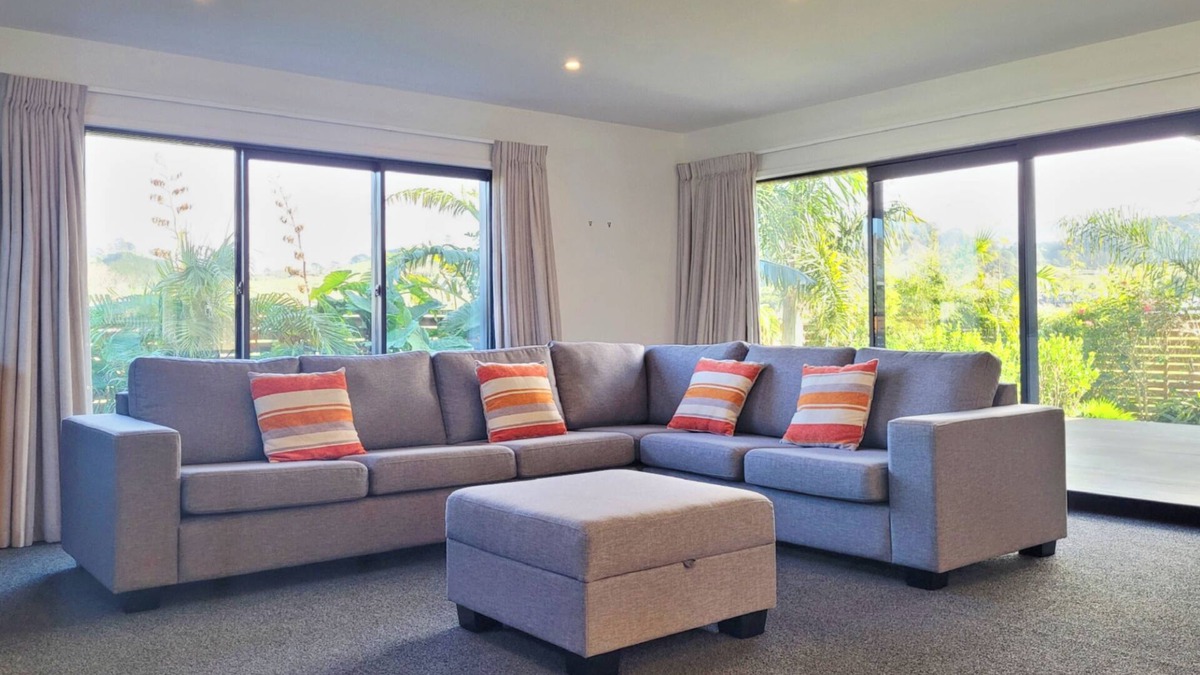 Waihi Beach House | Hosts on the Coast Hillview Hideaway