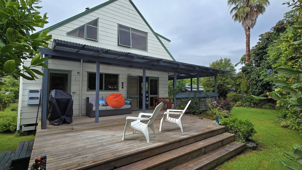 Whangamata House | Hosts on the Coast Treetops