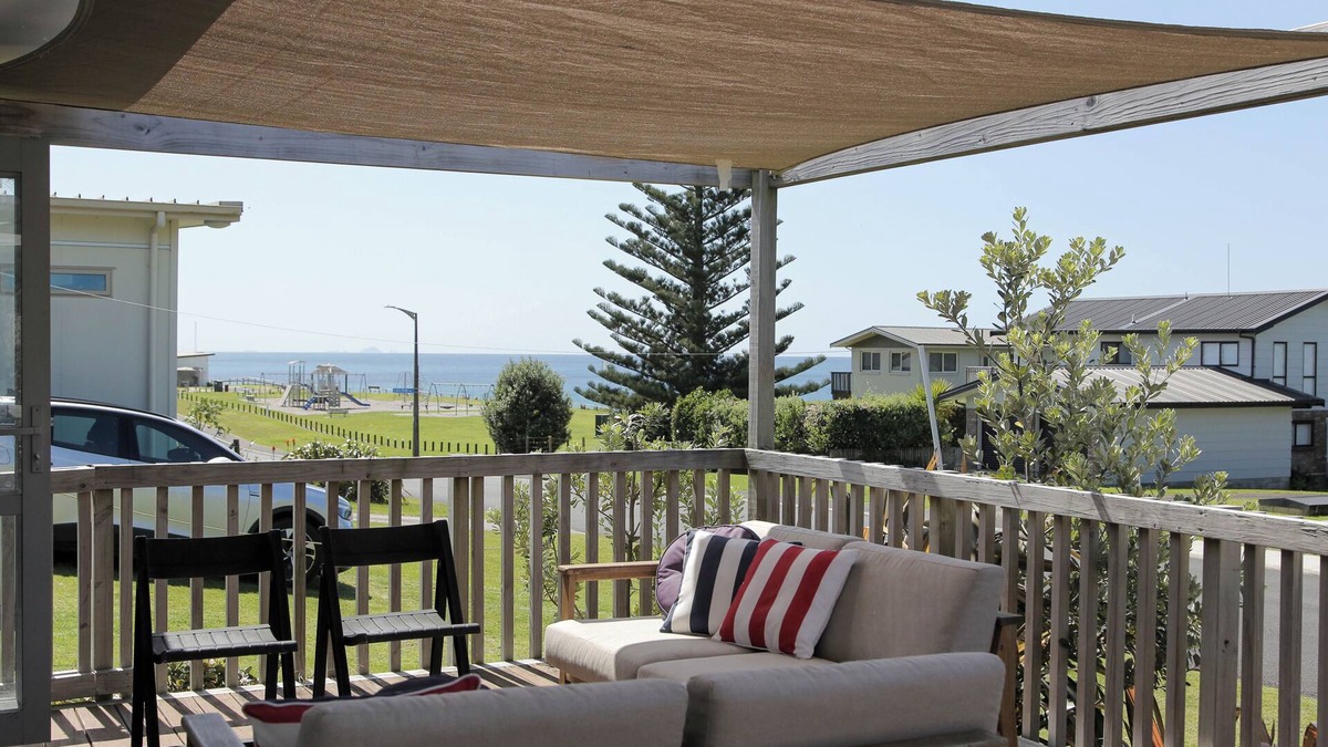 Whiritoa House | Hosts on the Coast Tiki Retreat