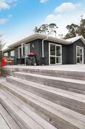 Whiritoa House | Hosts on the Coast Whiritoa Retreat