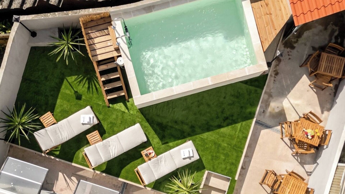 Sao Mamede de Infesta Apartment | HostWise – Modern Flat with a Suite