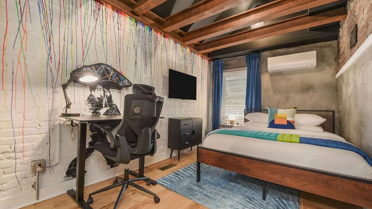 Central Northside House | ★HostWise Stays★ Game Lounge | Fire Pit | "Cool Vibes" | Great Location