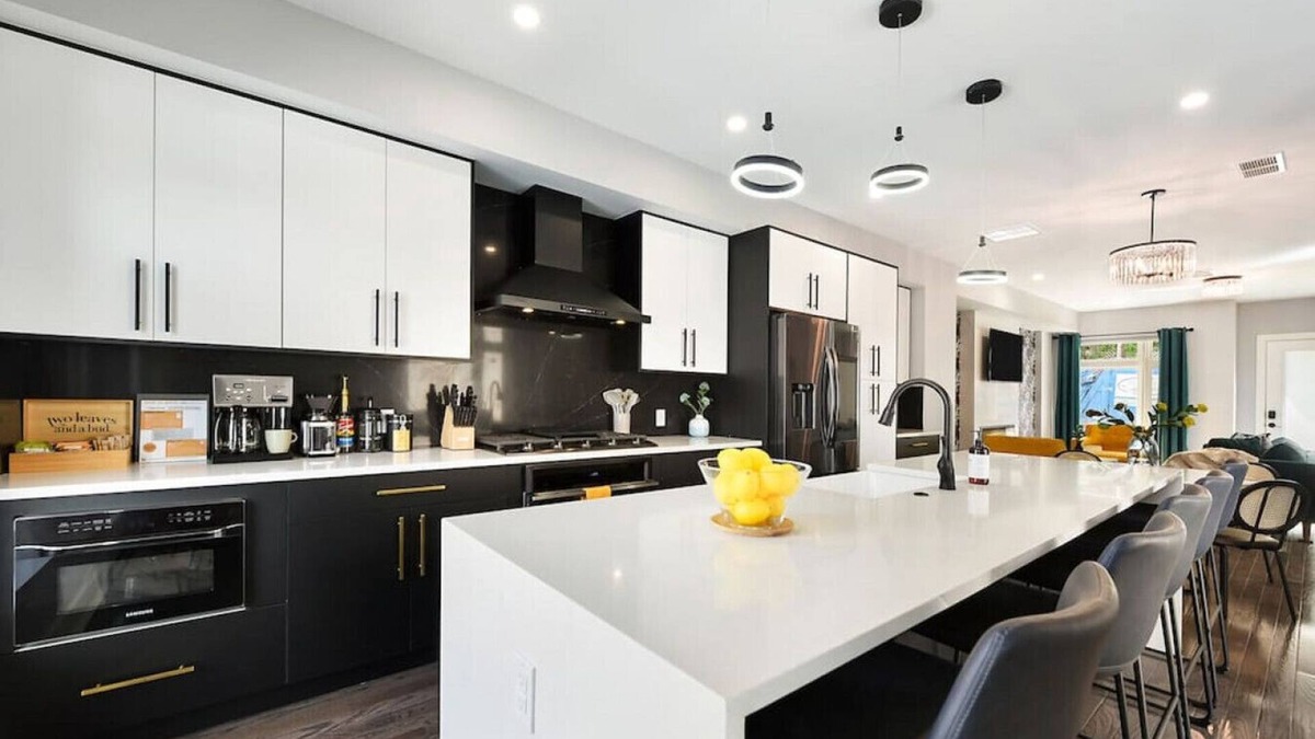Lawrenceville House | ★ HostWise Stays ★ Huge 4br, 4.5ba, rooftop deck, 5 balconies, garage parking, fire pit, & more!
