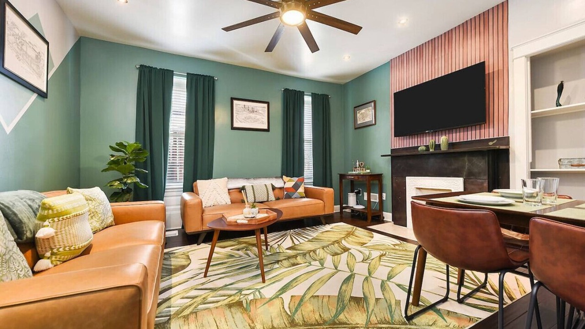 Bloomfield House | ★HostWise Stays★ Off Street Parking, Walk to Hospitals + Great Food