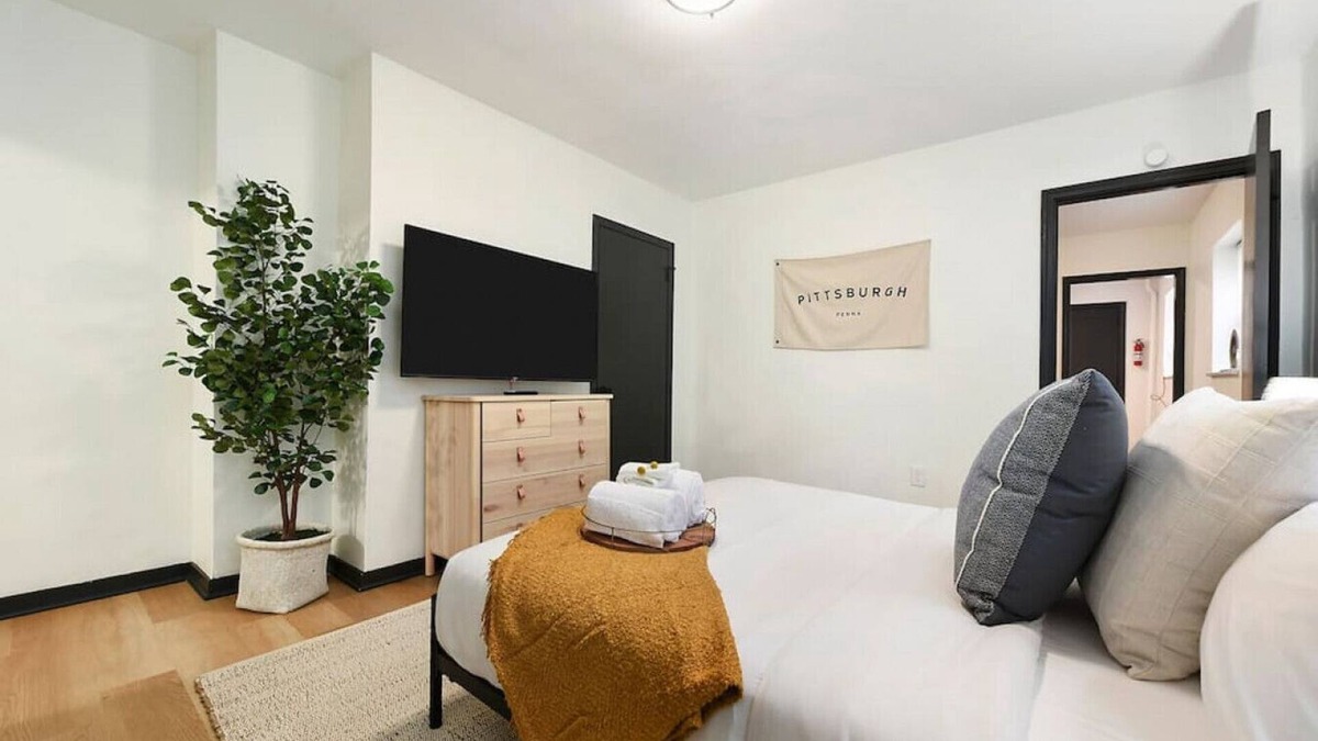 Lower Lawrenceville Apartment | ★ HostWise Stays ★ Pet Friendly, Butler St. Apt with Private Entrance