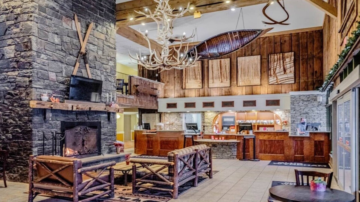 Hancock Resort | Hot SKI-in SKI-out Rentals Bentley Brook Resort!