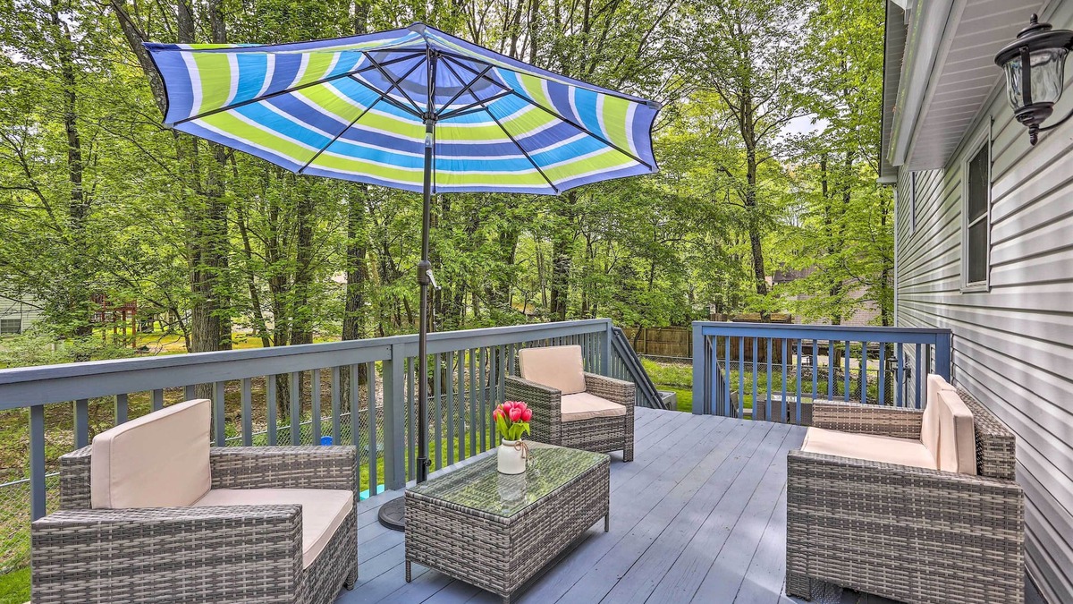 Pocono Summit Cottage | Hot Tub & 2 Game Rooms: Family Poconos Getaway!