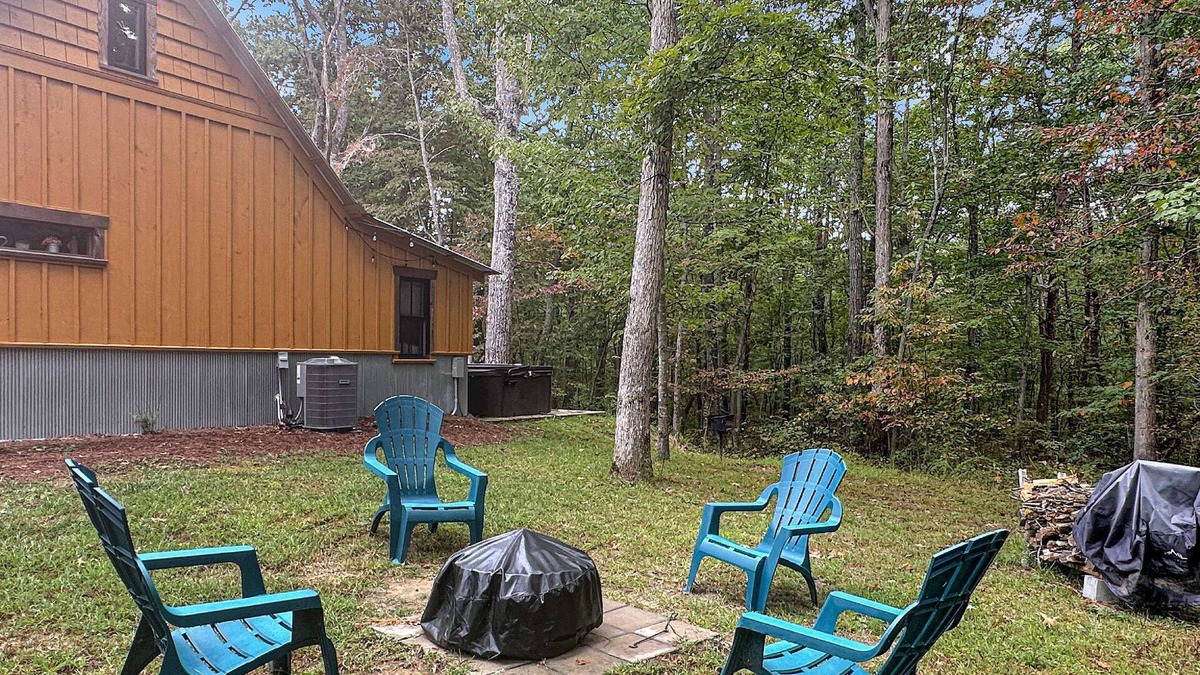 Rising Fawn Cabin | Hot Tub - 2BR + Loft Cabin - 2 mi to Cloudland