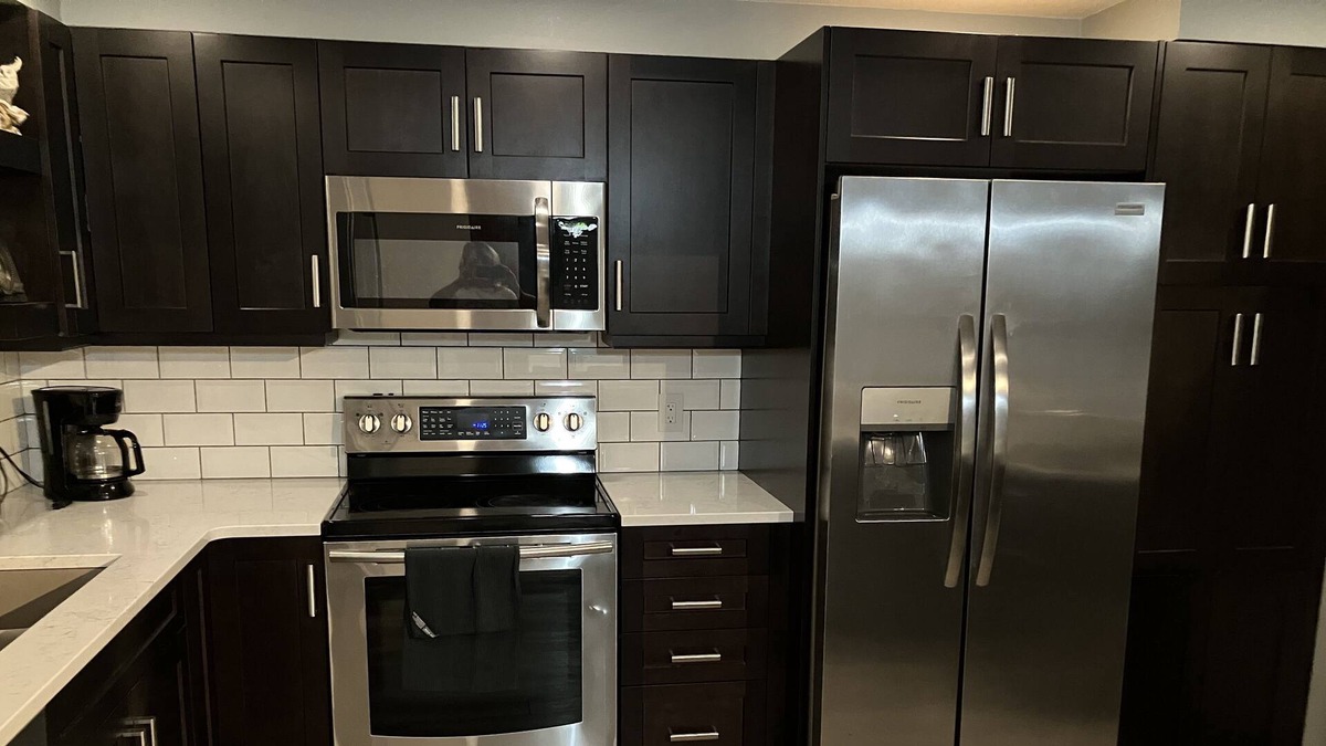 Winnipeg House | Hot tub, 3 bedroom home, fireplace, full basement, and pool (seasonal).