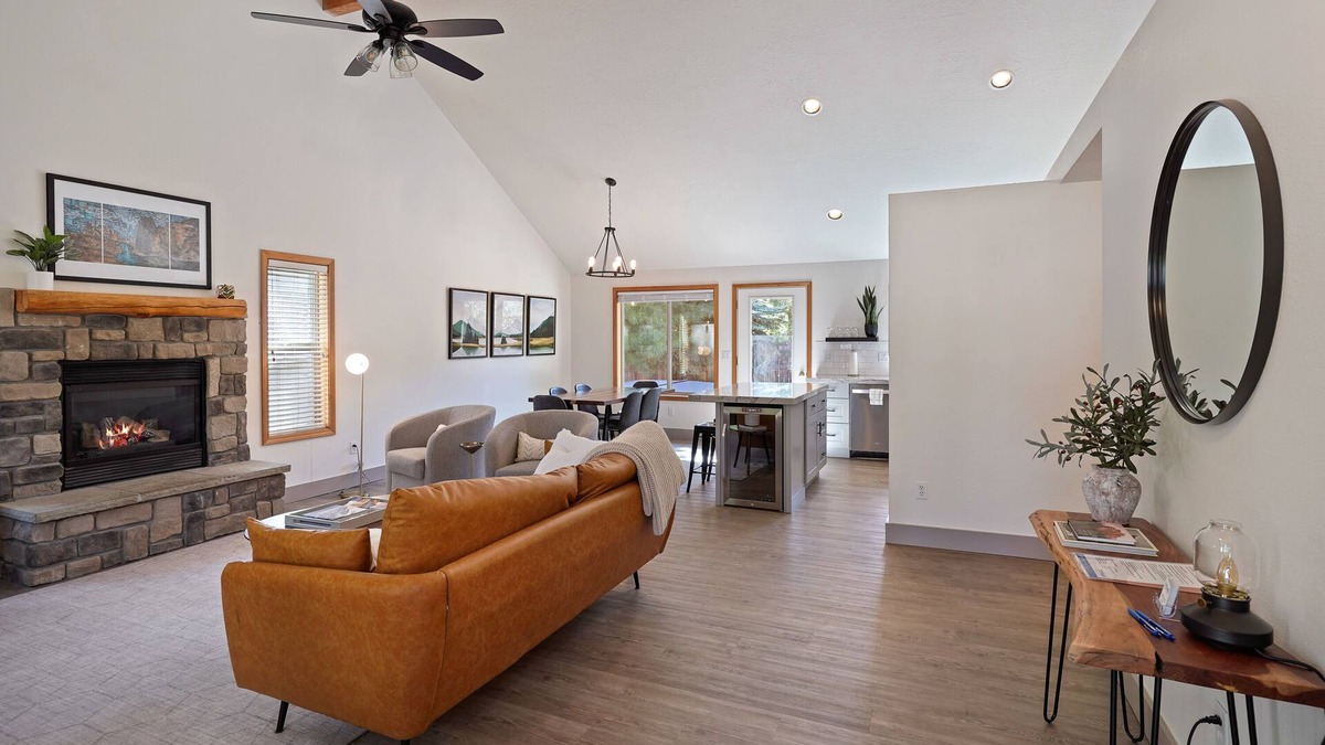 Southwest Bend House | Hot Tub, AC, Beautiful, Fully Fenced Yard, Close to Everything!